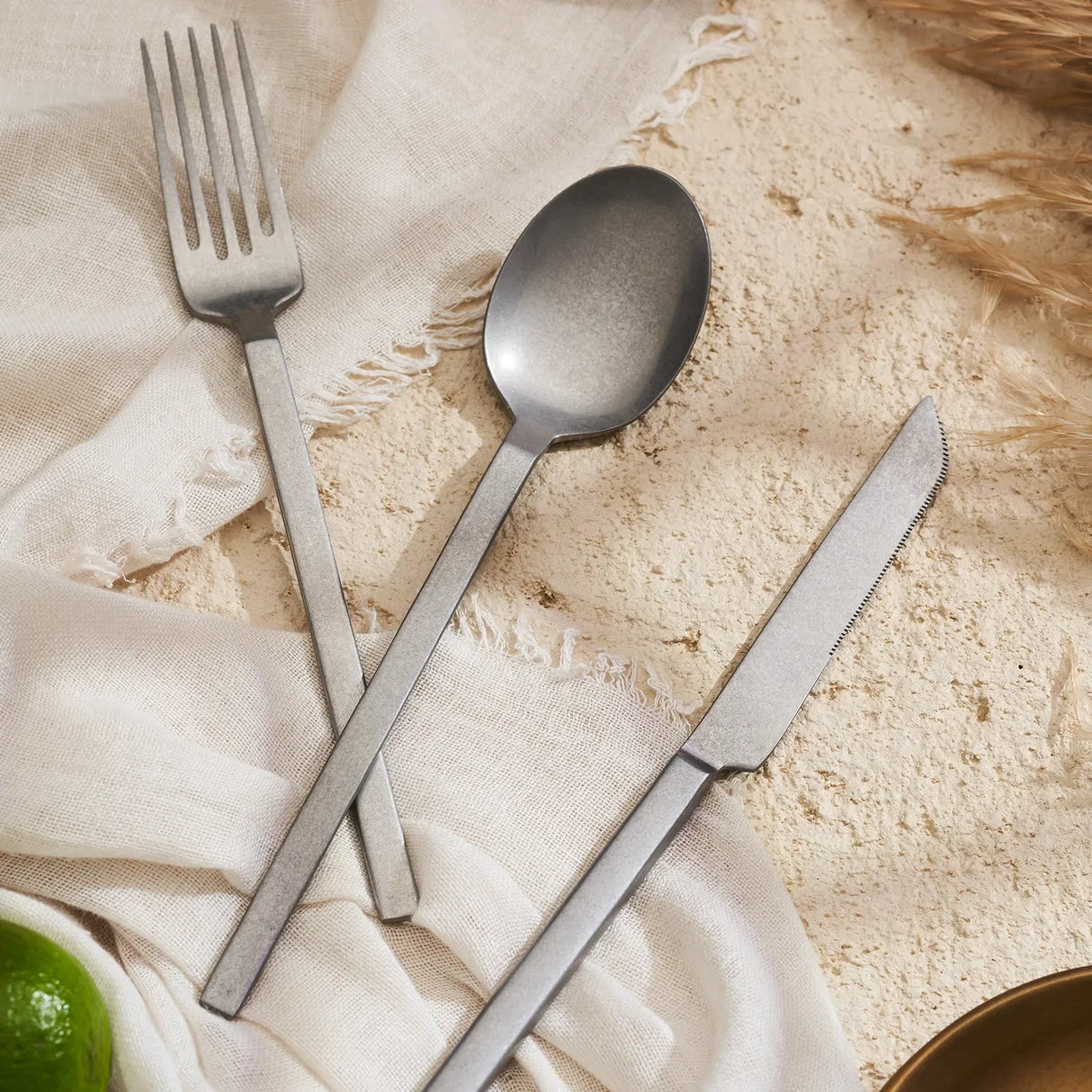 Emsan Artisan Storm 18-Piece Cutlery Set for 6 Persons - Emsan Jordan